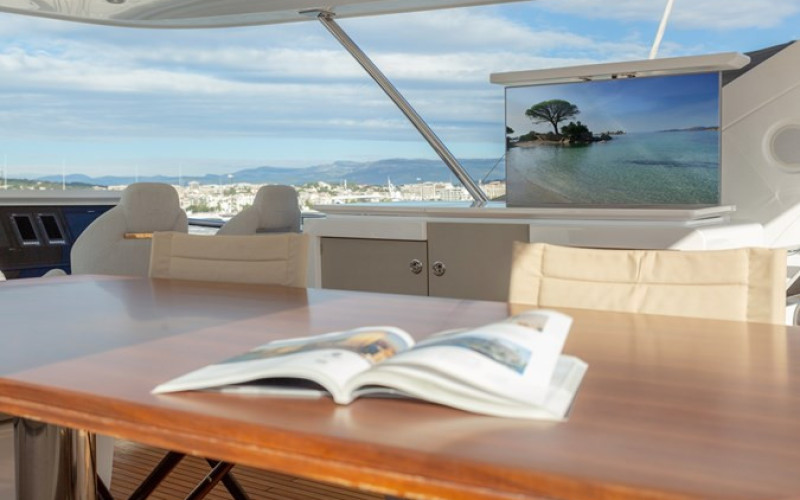 AZIMUT YACHTS Azimut 72 Flybridge SOLSTICE