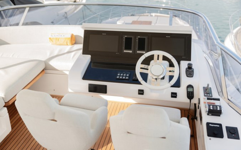 AZIMUT YACHTS Azimut 72 Flybridge SOLSTICE