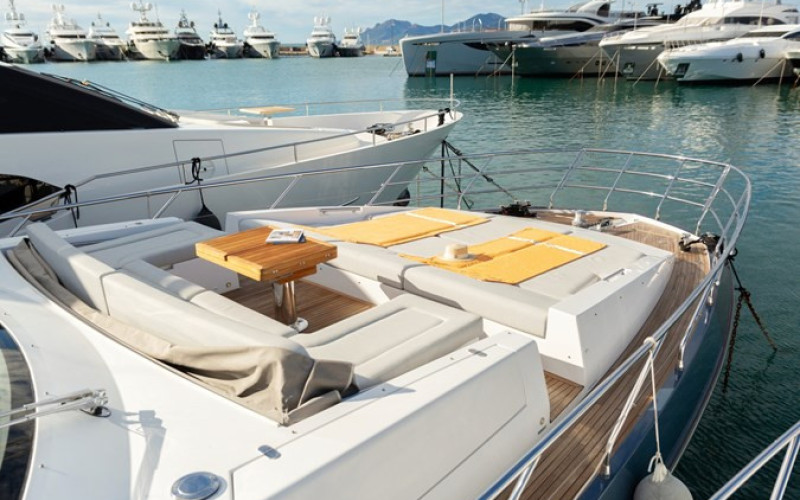 AZIMUT YACHTS Azimut 72 Flybridge SOLSTICE