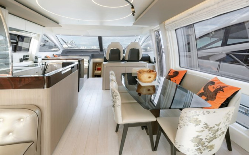 AZIMUT YACHTS Azimut 72 Flybridge SOLSTICE