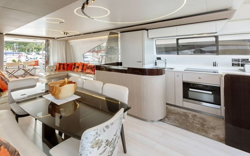 AZIMUT YACHTS Azimut 72 Flybridge SOLSTICE