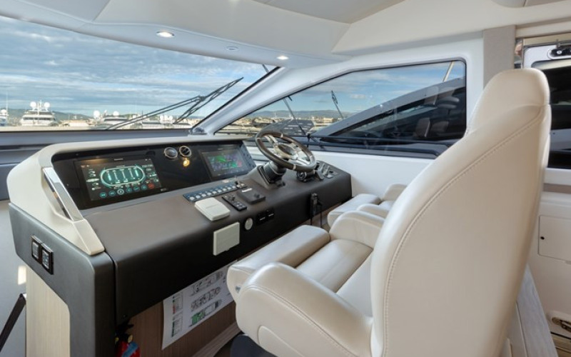 AZIMUT YACHTS Azimut 72 Flybridge SOLSTICE