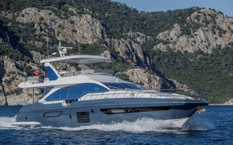 AZIMUT YACHTS 72 Fly CELEBRATE LIFE