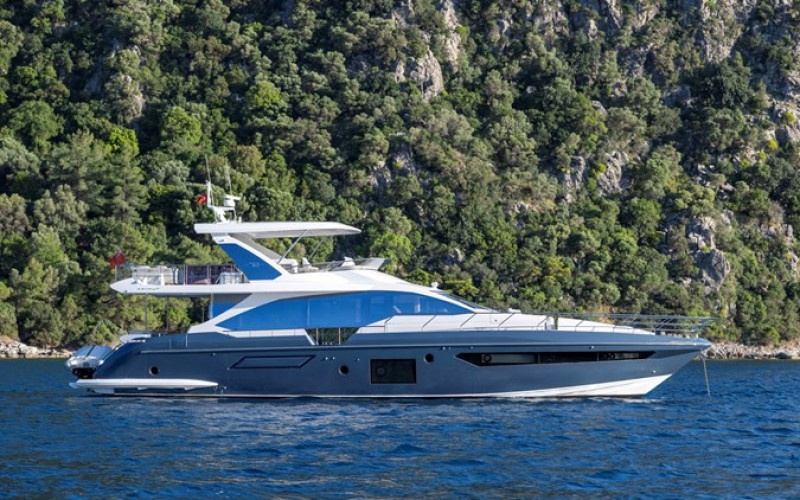 AZIMUT YACHTS 72 Fly CELEBRATE LIFE