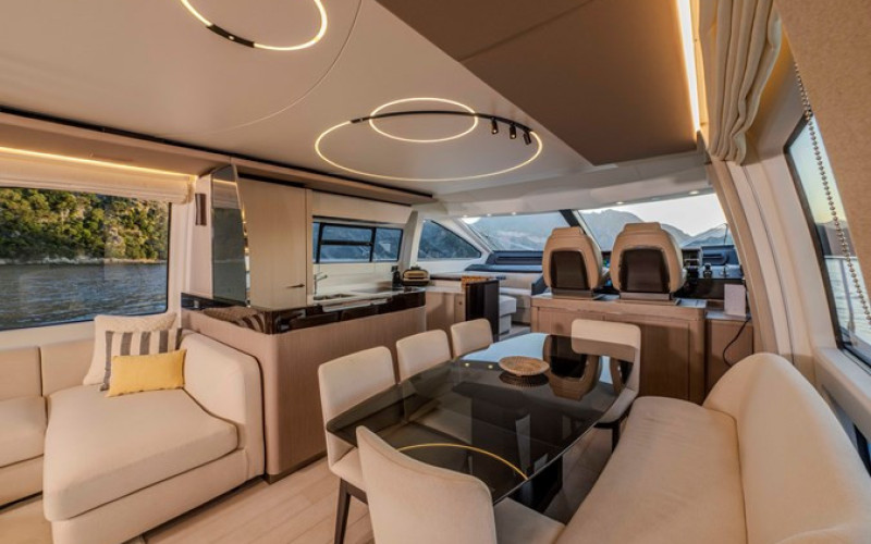 AZIMUT YACHTS 72 Fly CELEBRATE LIFE