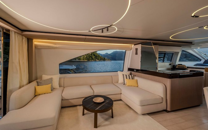 AZIMUT YACHTS 72 Fly CELEBRATE LIFE