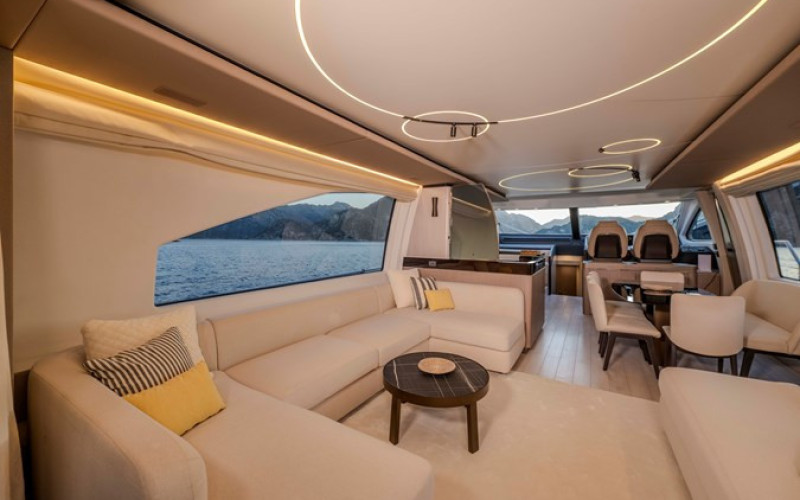 AZIMUT YACHTS 72 Fly CELEBRATE LIFE