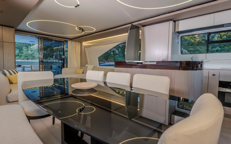 AZIMUT YACHTS 72 Fly CELEBRATE LIFE