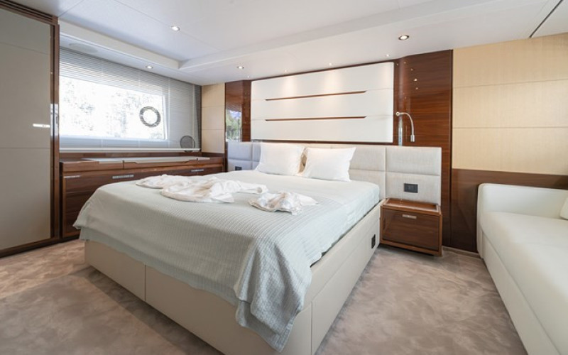 PRINCESS YACHTS Princess 68 DAPHNE