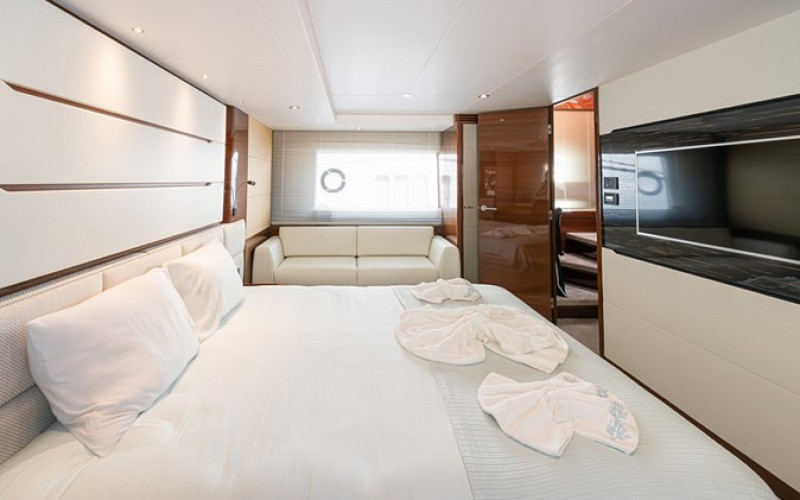 PRINCESS YACHTS Princess 68 DAPHNE