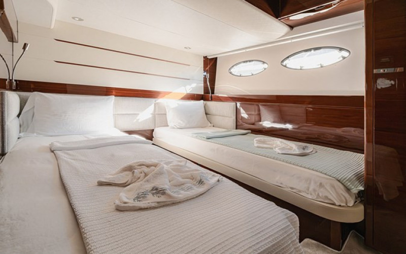 PRINCESS YACHTS Princess 68 DAPHNE
