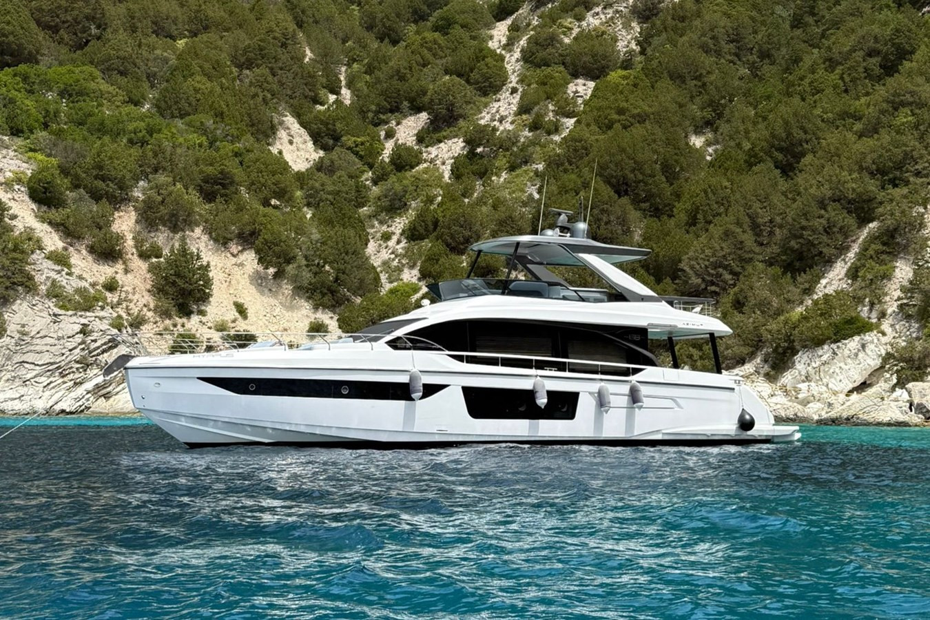 AZIMUT YACHTS Azimut Fly 68 AZIMUT FLY 68