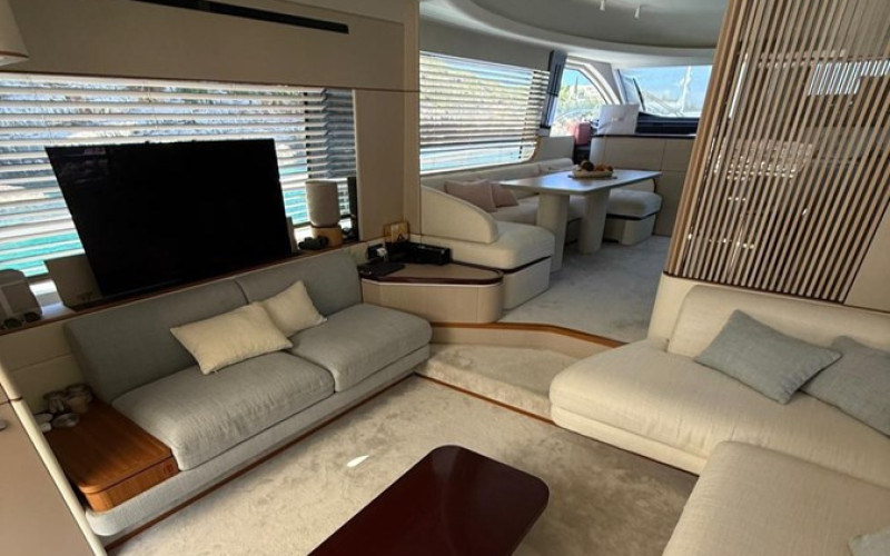AZIMUT YACHTS Azimut Fly 68 AZIMUT FLY 68