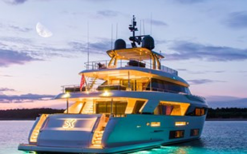 CUSTOM LINE Navetta 33 SK
