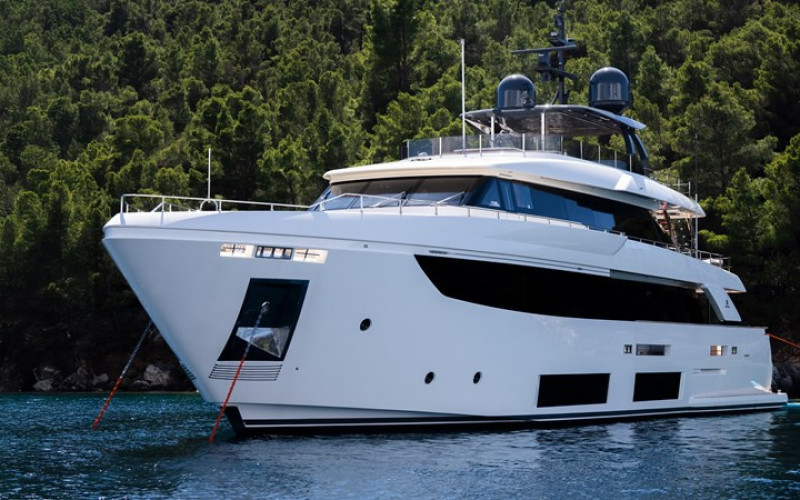 CUSTOM LINE Navetta 33 SK