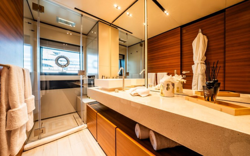CUSTOM LINE Navetta 33 SK