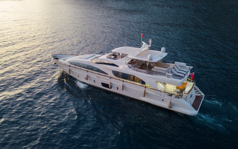 AZIMUT YACHTS 105 LA RUBIA