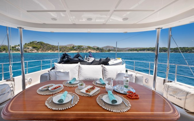 CUSTOM LINE NAVETTA 30 HAG