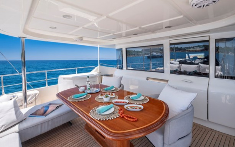CUSTOM LINE NAVETTA 30 HAG
