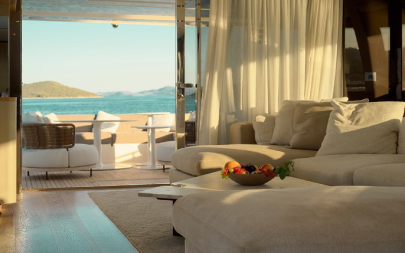 FERRETTI YACHTS DAMARI