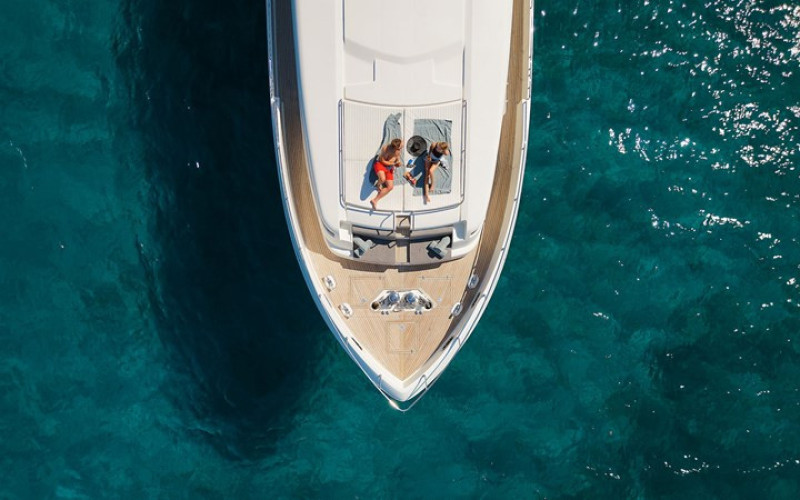 FERRETTI YACHTS DAMARI