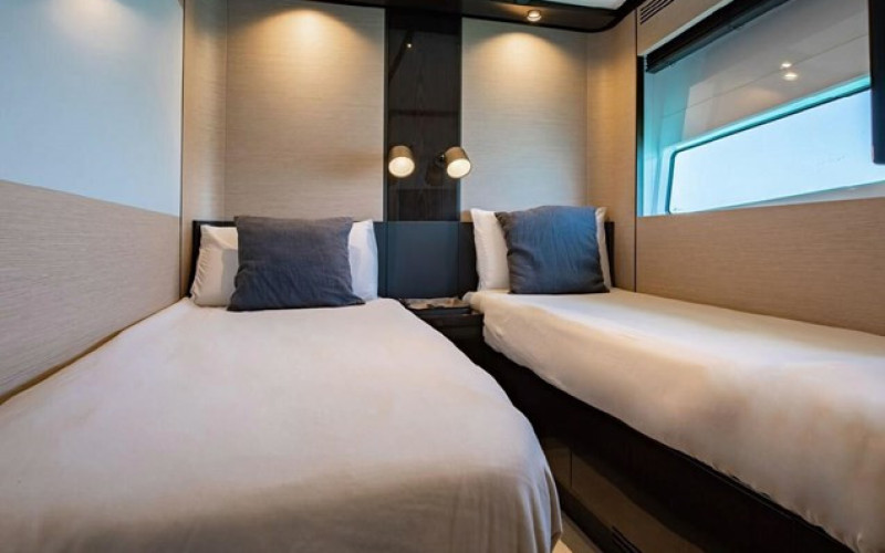 AZIMUT YACHTS S10 LANCE WEST