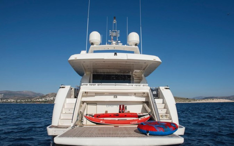 FERRETTI YACHTS 881 FERRETTI 881