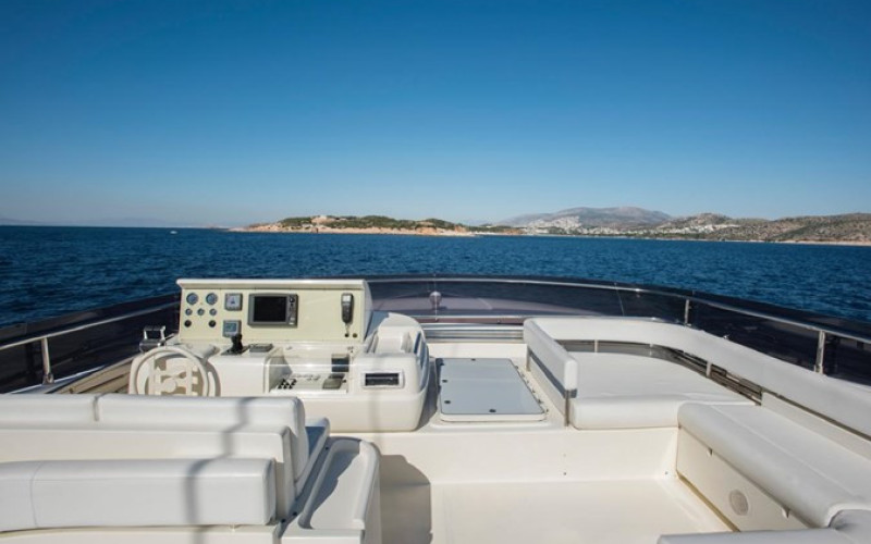 FERRETTI YACHTS 881 FERRETTI 881