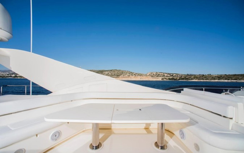 FERRETTI YACHTS 881 FERRETTI 881