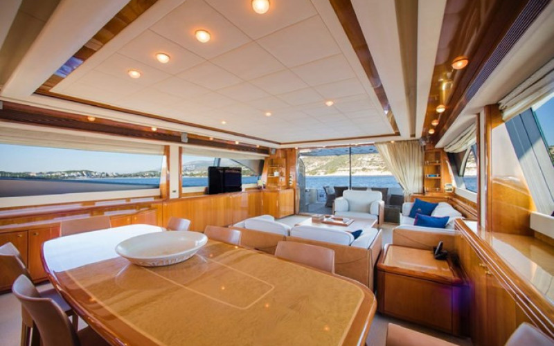 FERRETTI YACHTS 881 FERRETTI 881