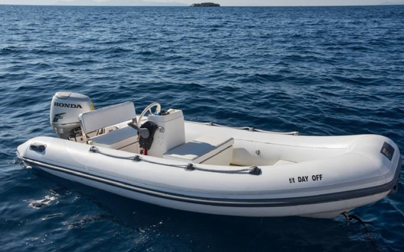FERRETTI YACHTS 881 FERRETTI 881
