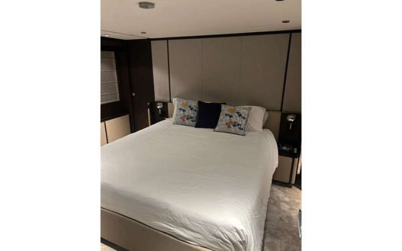 FERRETTI YACHTS Ferretti Yachts 860 SAVIENNE
