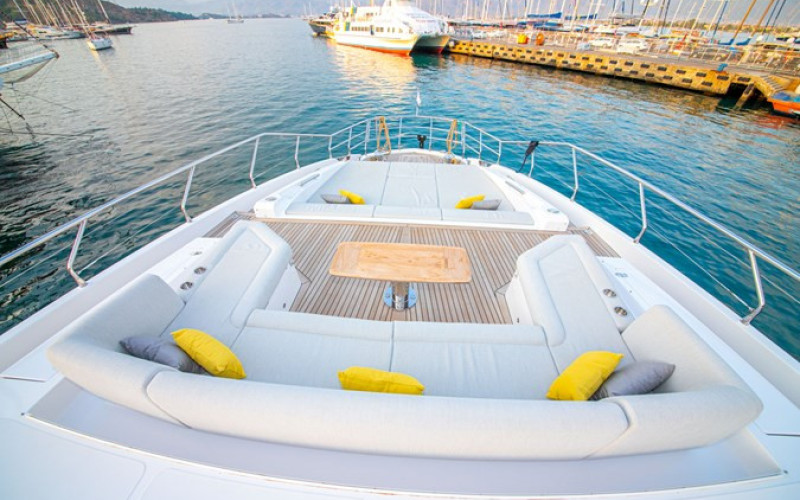 AZIMUT YACHTS NIRVANA BY THE SEA