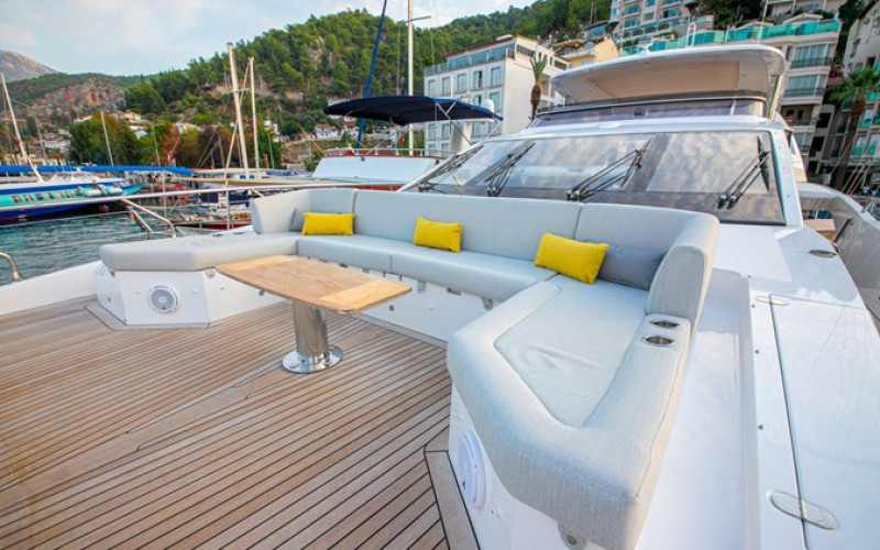 AZIMUT YACHTS NIRVANA BY THE SEA