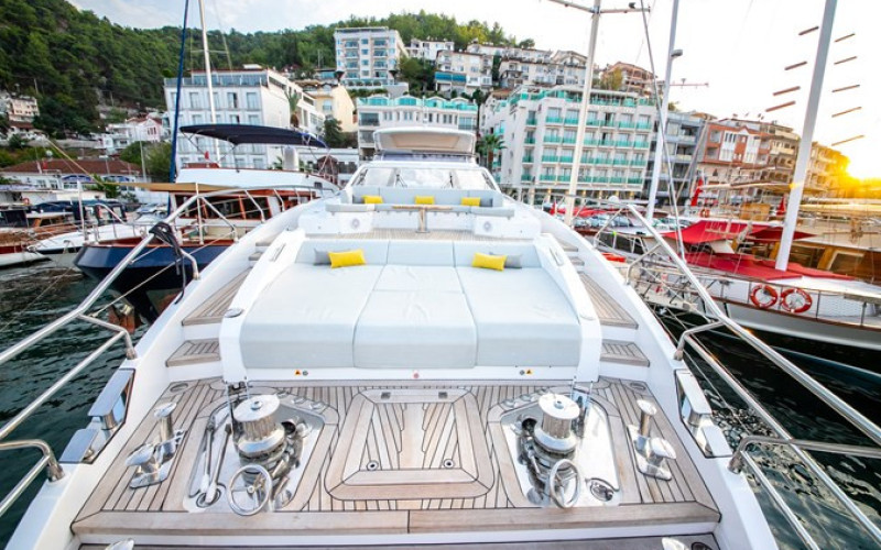 AZIMUT YACHTS NIRVANA BY THE SEA