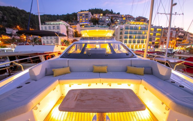 AZIMUT YACHTS NIRVANA BY THE SEA
