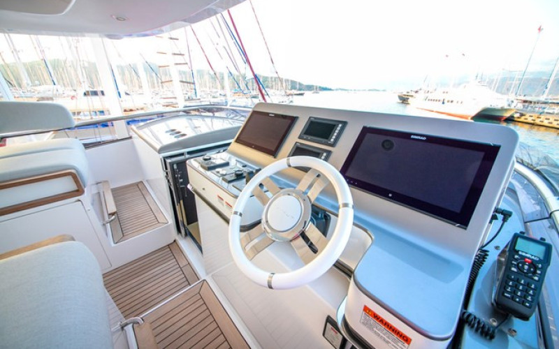 AZIMUT YACHTS NIRVANA BY THE SEA