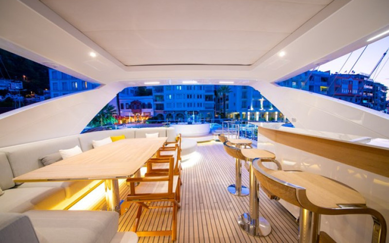 AZIMUT YACHTS NIRVANA BY THE SEA