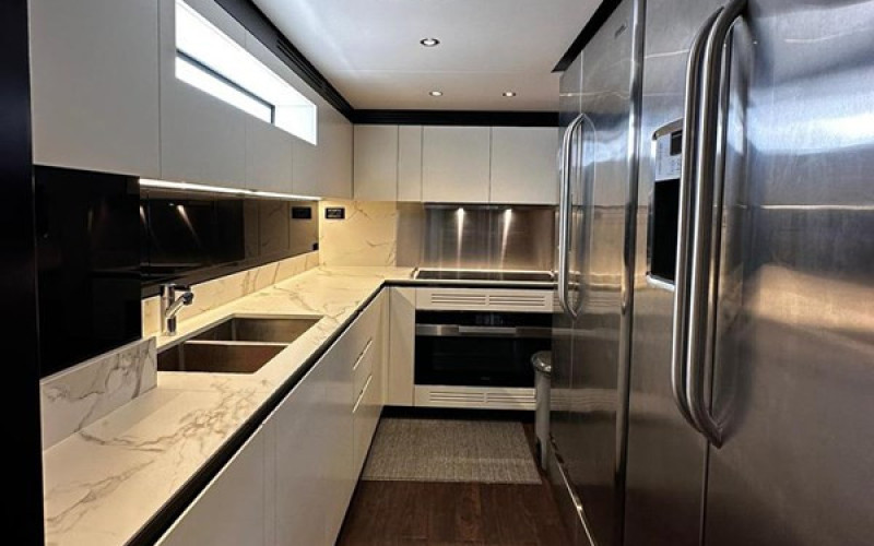 AZIMUT YACHTS GRANDE 27 ALEX10