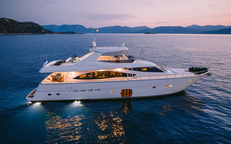 FERRETTI YACHTS 830 MAYBE NOT