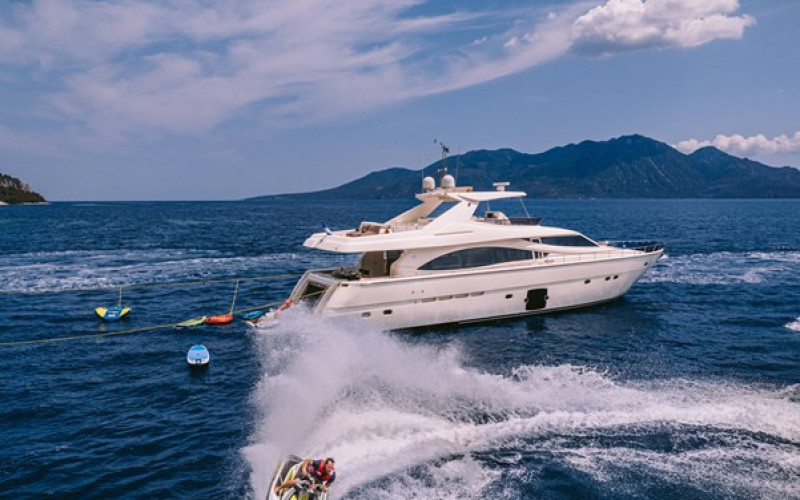 FERRETTI YACHTS 830 MAYBE NOT