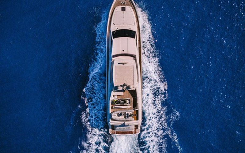 FERRETTI YACHTS 830 MAYBE NOT