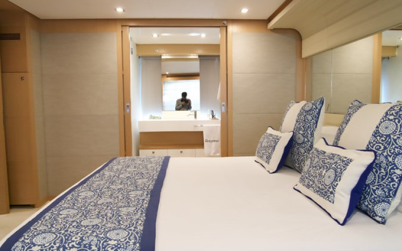 FERRETTI YACHTS 800 ANTONINA