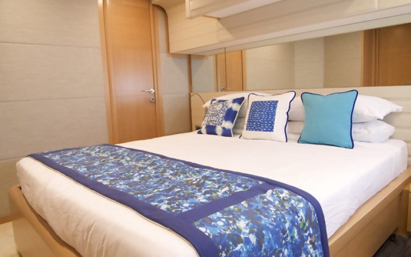 FERRETTI YACHTS 800 ANTONINA