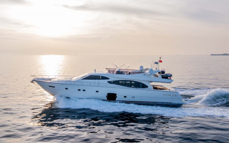 FERRETTI YACHTS 780 STELLINA