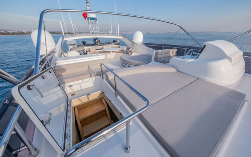 FERRETTI YACHTS 780 STELLINA