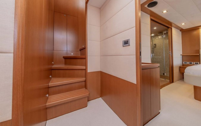 FERRETTI YACHTS 780 STELLINA