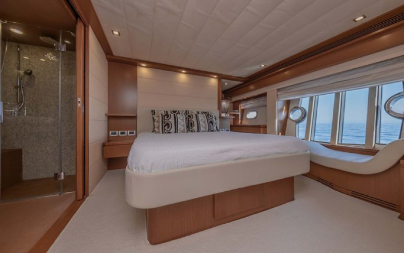 FERRETTI YACHTS 780 STELLINA