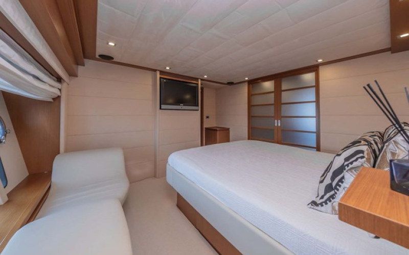 FERRETTI YACHTS 780 STELLINA