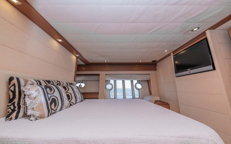 FERRETTI YACHTS 780 STELLINA